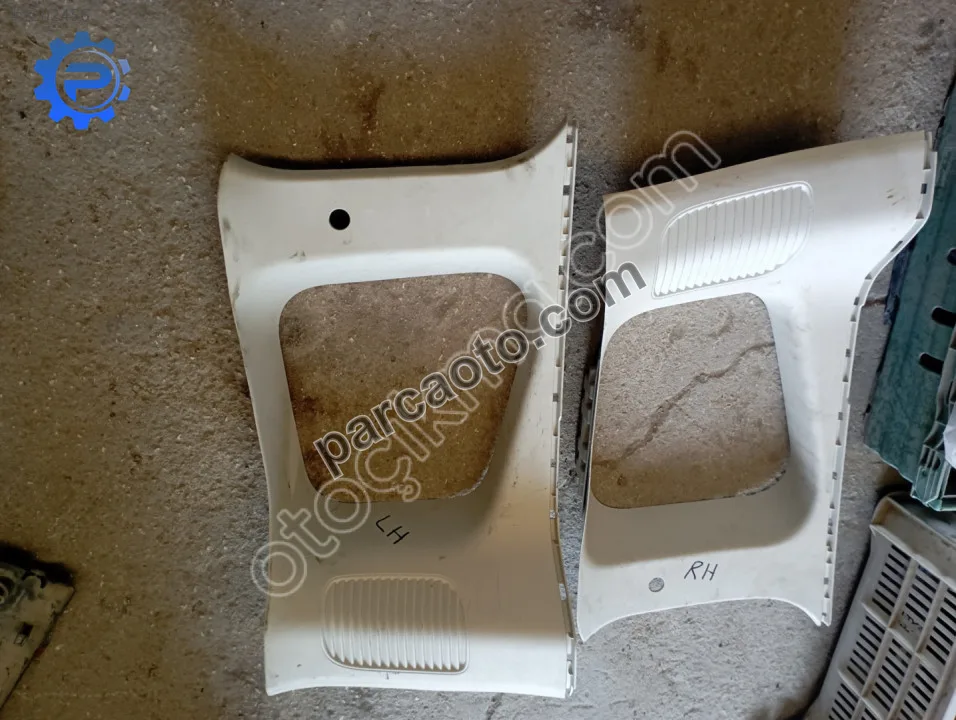 Ford Courier Arka bagaj trimi 13-19.
