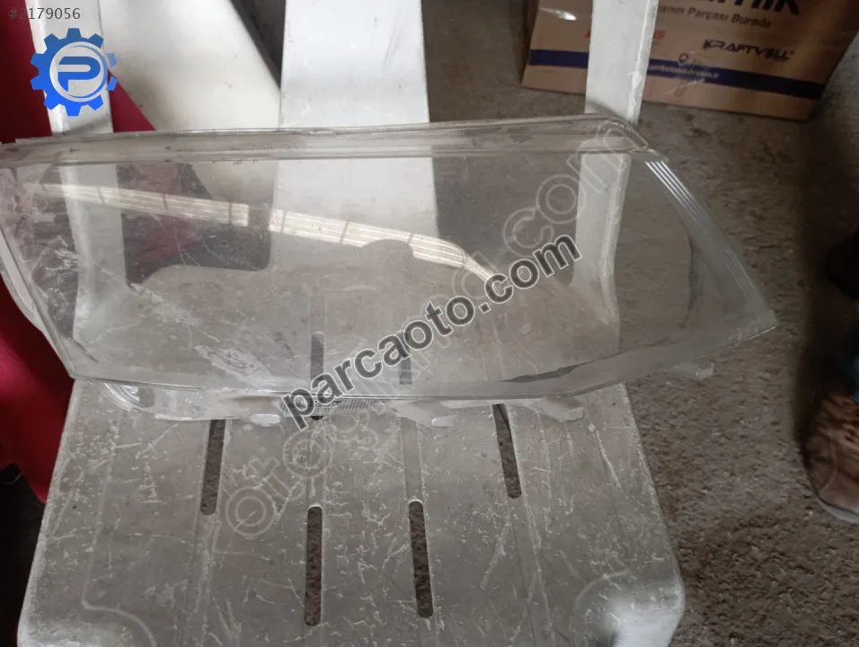 Skoda octavia 3.sağ far camı.1305631227