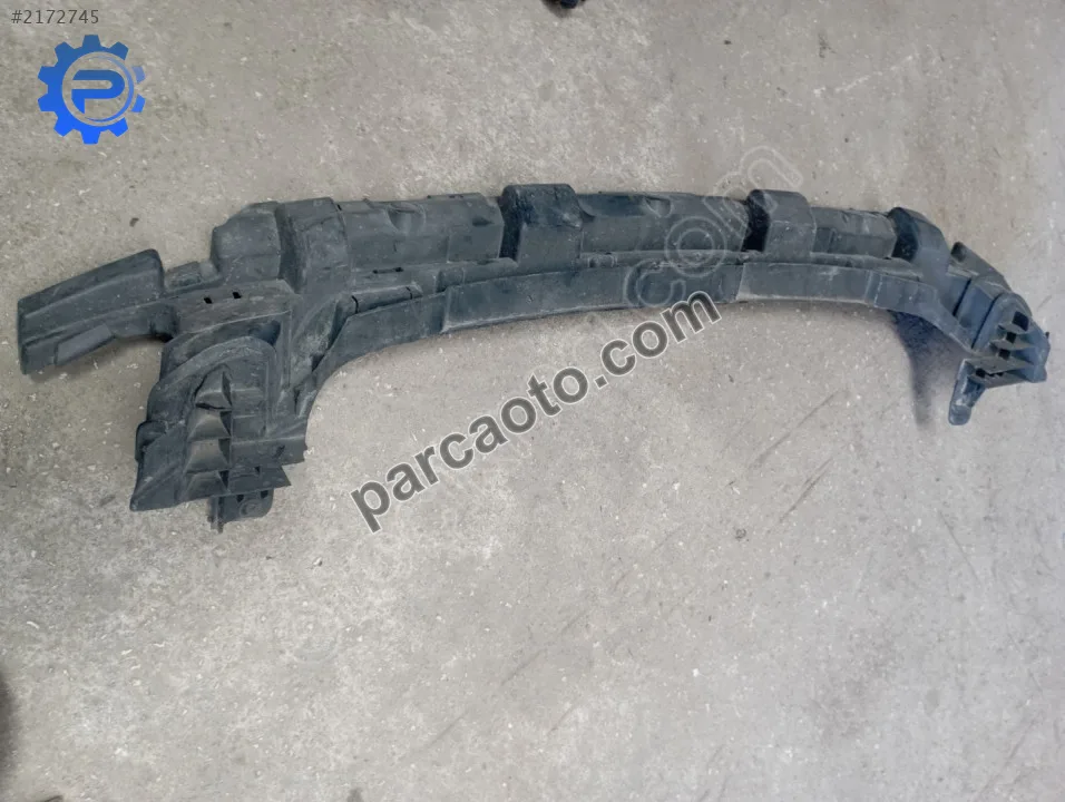 Ford Focus 3.Ön tampon tutucu