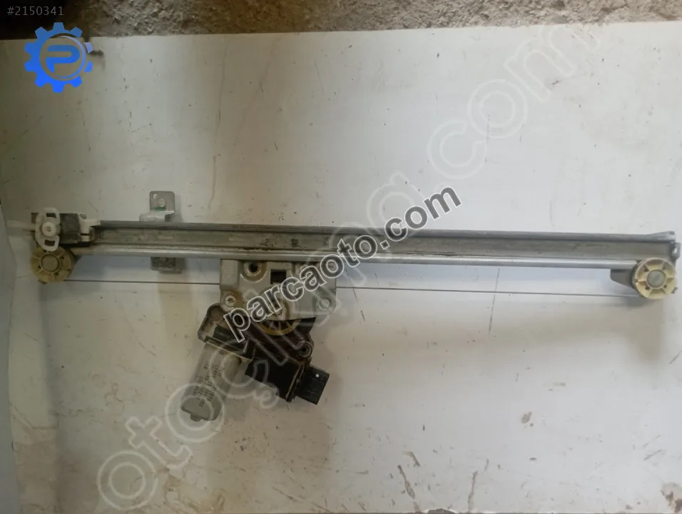 Fiat Ducato sağ ön cam krikosu 08-14