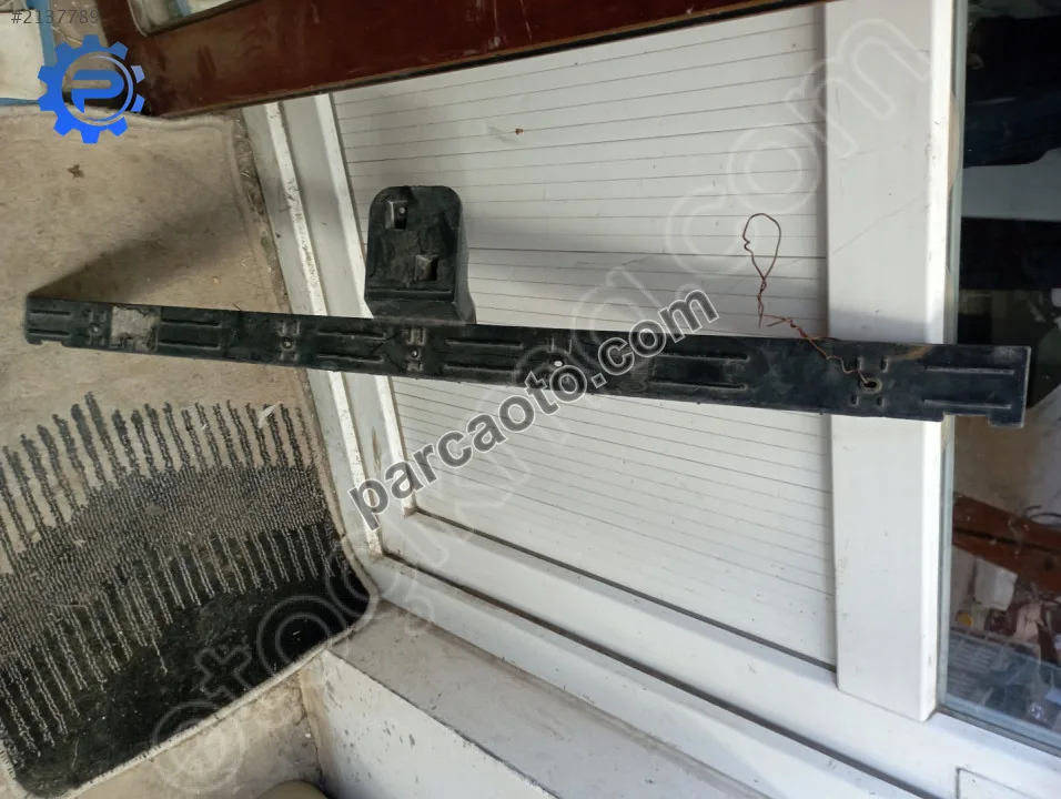 Ford focus 2.Arka tampon orta braketi