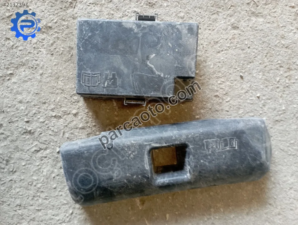 Ford transit V347.Sigorta kutu kapağı