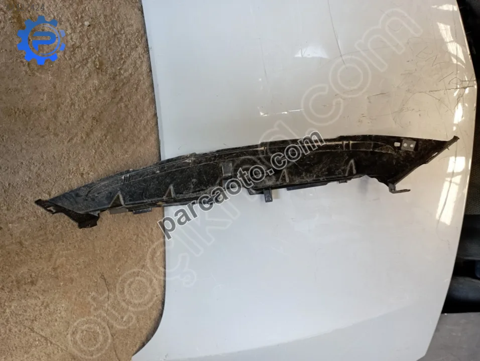 Ford Fiesta önpanel üst plastiği D5BB-A001A04-A