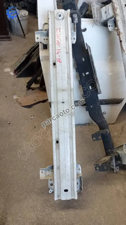 Ford transit courier ön tampon demiri