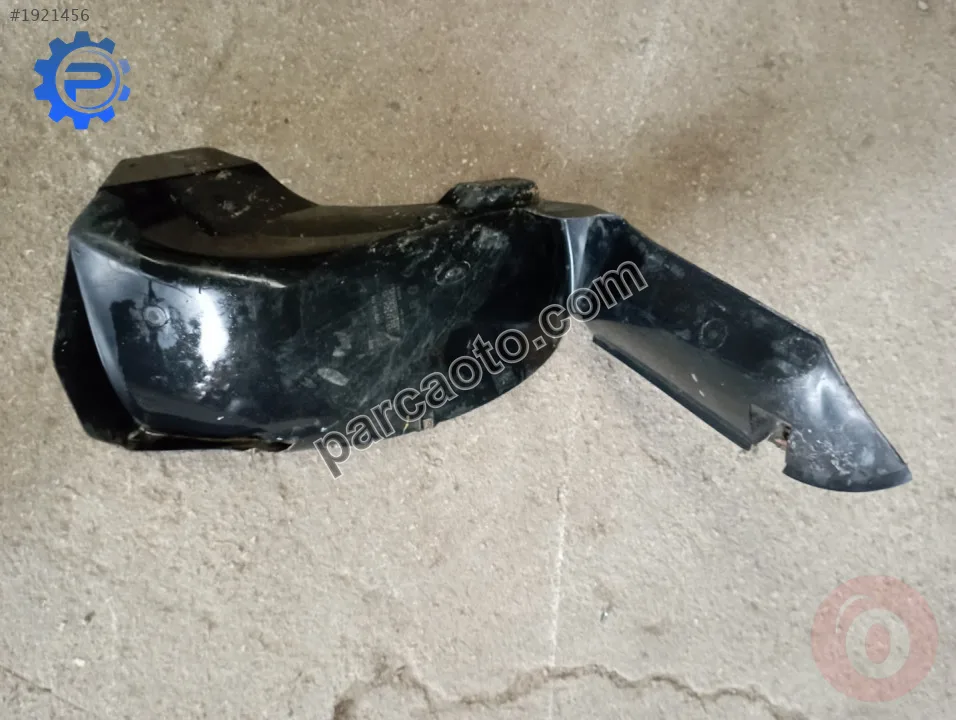 Renault Clio sedan 02-09.Sol arka davlumbaz.