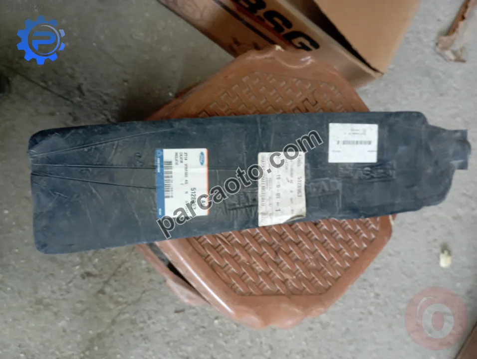 Ford connect çamurluk içi izalotör sağ..2t14 v16e560 ad