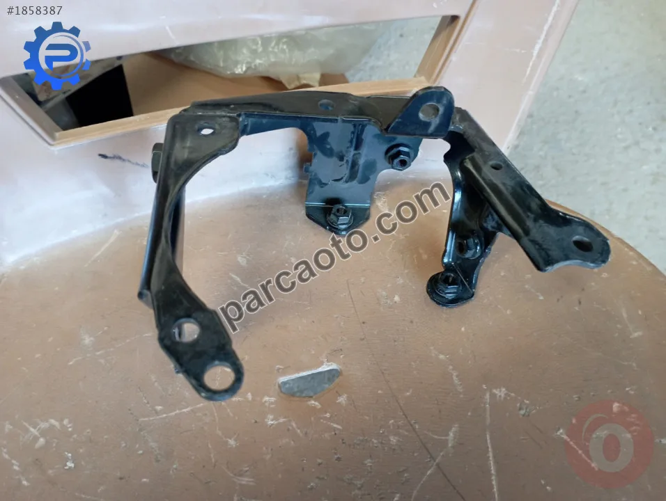 Ford focus.3 yağ flt muhafaza braketi..av6q 9a072ab