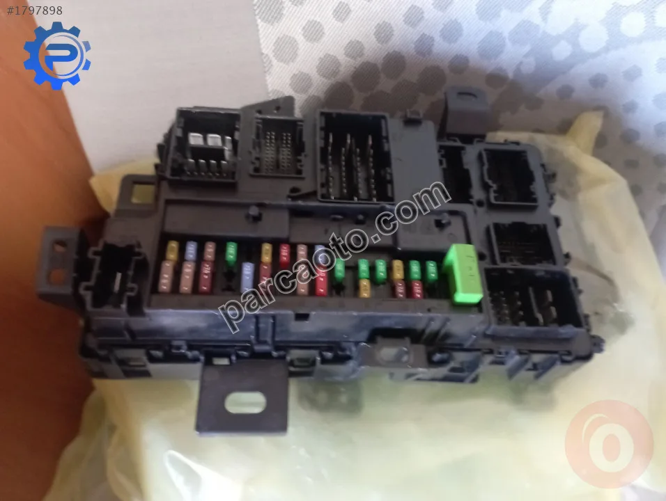 Ford transit custom sigortakutusu..jk2t-15604 fae