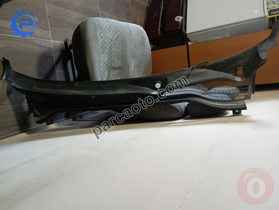 Fiat Doblo 3.ön cam ızgarası....735455449