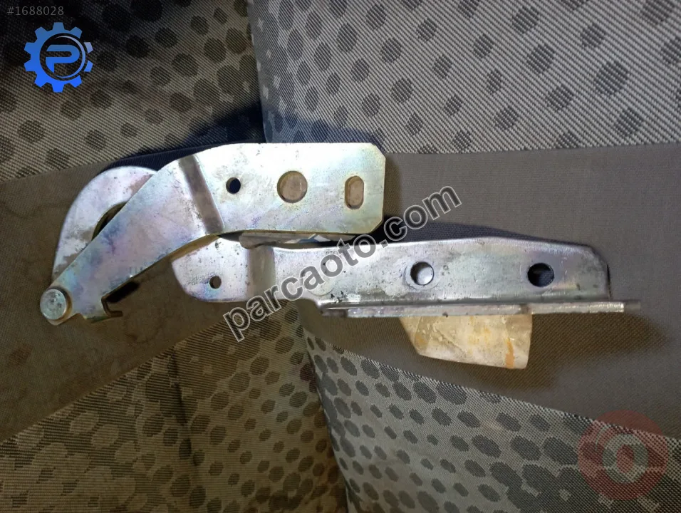 Ford escort sağ kaput menteşesi..95ag 16800