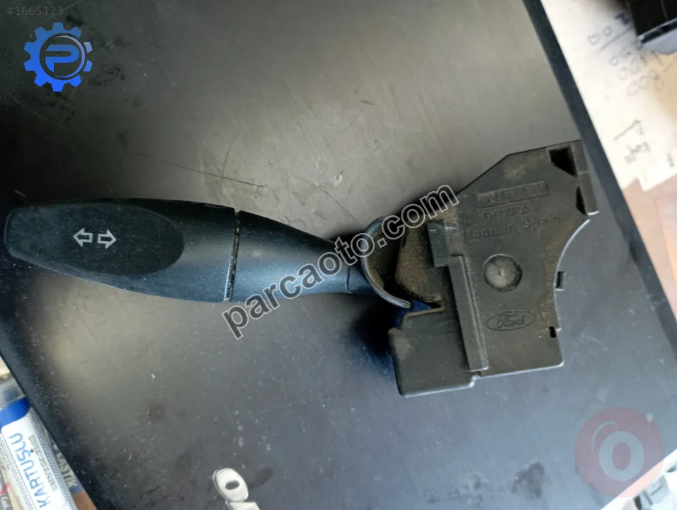 Ford focus-connect-transit-fiesta sinyal kolu.2t1t13335ab