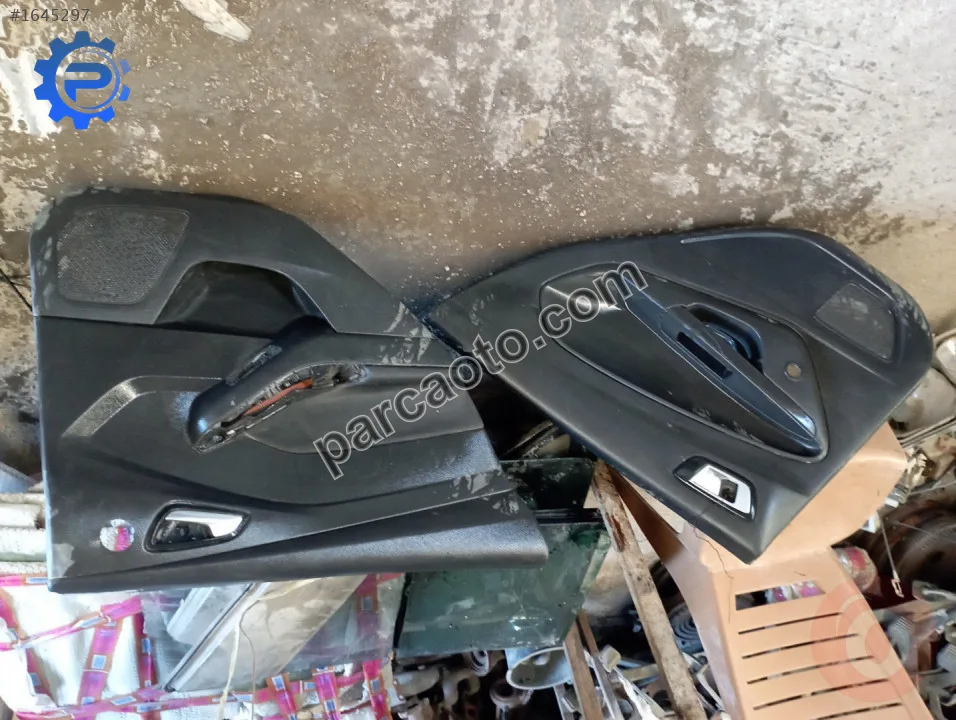 Ford focus 3.arka kapı döşemeleri.bm51-a27407-a