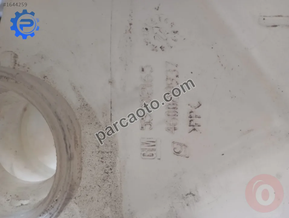 Opel corsa d yedek su deposu