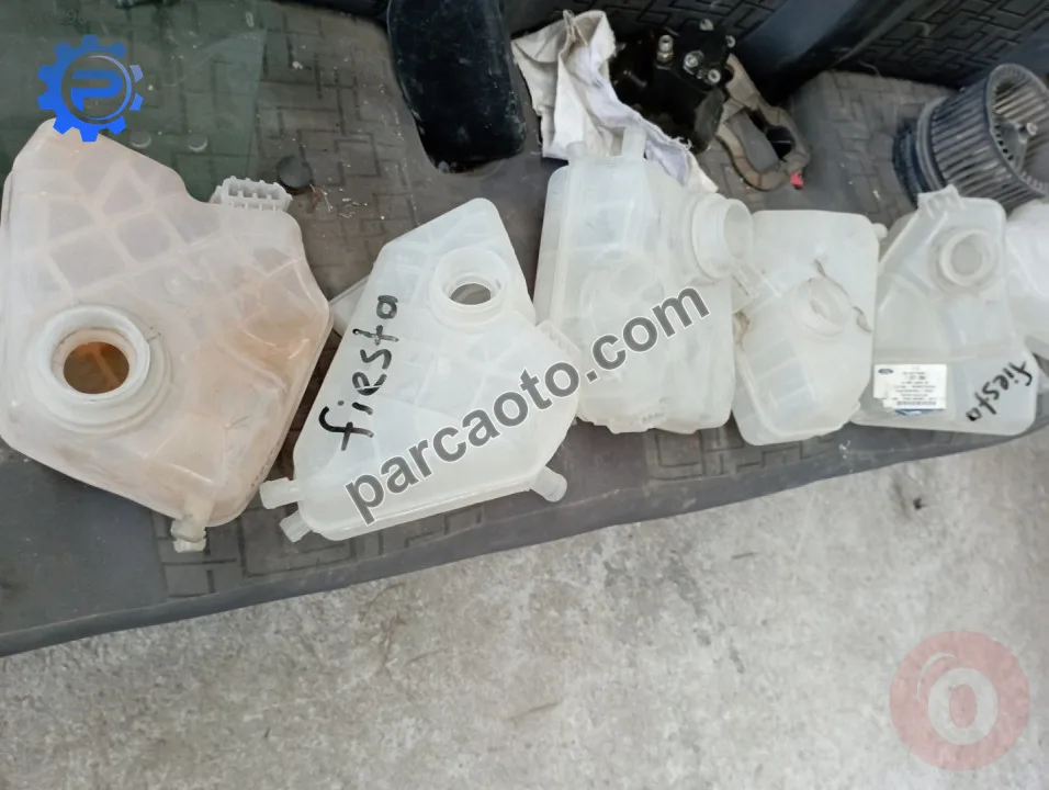 Ford fiesta radyatör yedek su deposu. 2s6h-8k218-cb