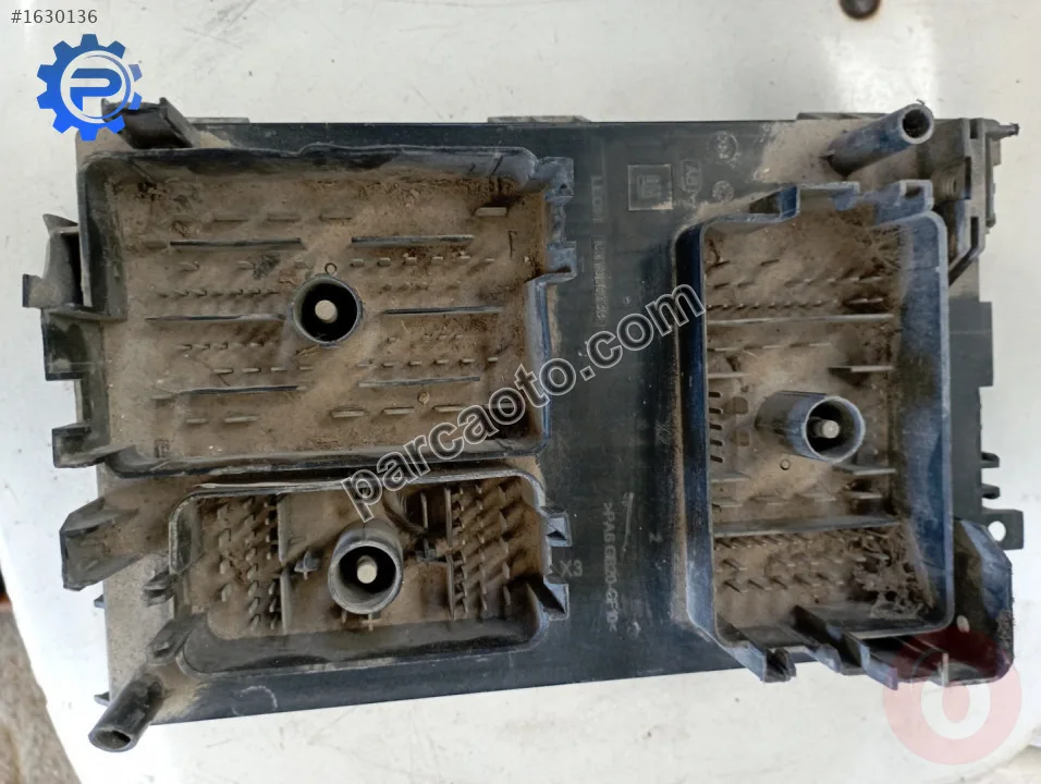 Opel astra j sigorta kutusu..c11000139