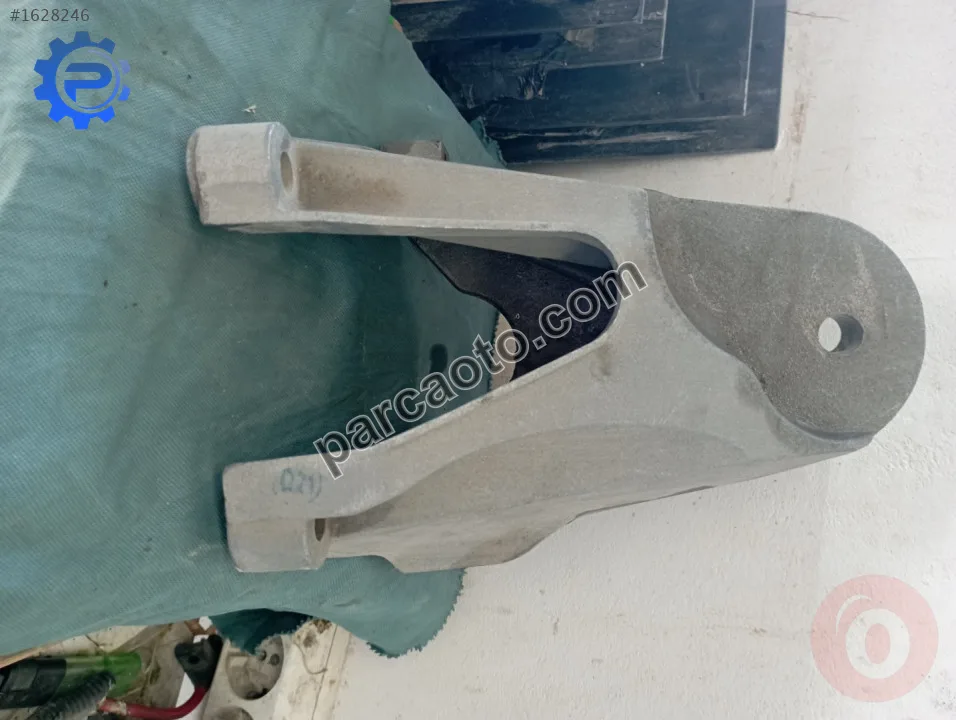 FORD TRANSİT MOTOR BRAKETİ...6C11-6307-AA FORD TRANSİT MOTOR BRAKETİ...6C11-6307-AA