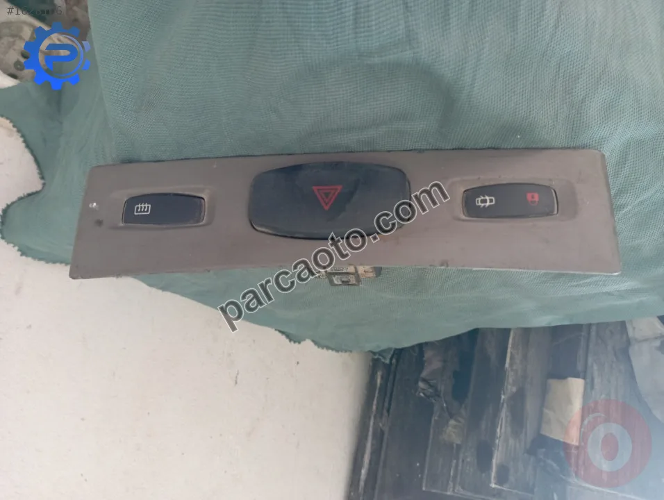 Renault clio torpido orta düğme seti..8200700734