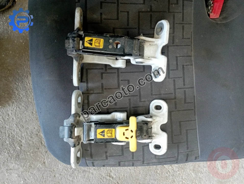 Fort transit courier arka bagaj menteşesi.et76-a42982-af