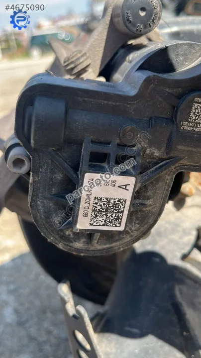 5R3615406A Skoda Octavia 2023 sağ arka elektrikli fren merkezi