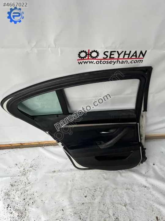 BMW F10 5 Serisi sol arka kapı 22 üstü toz lastiği