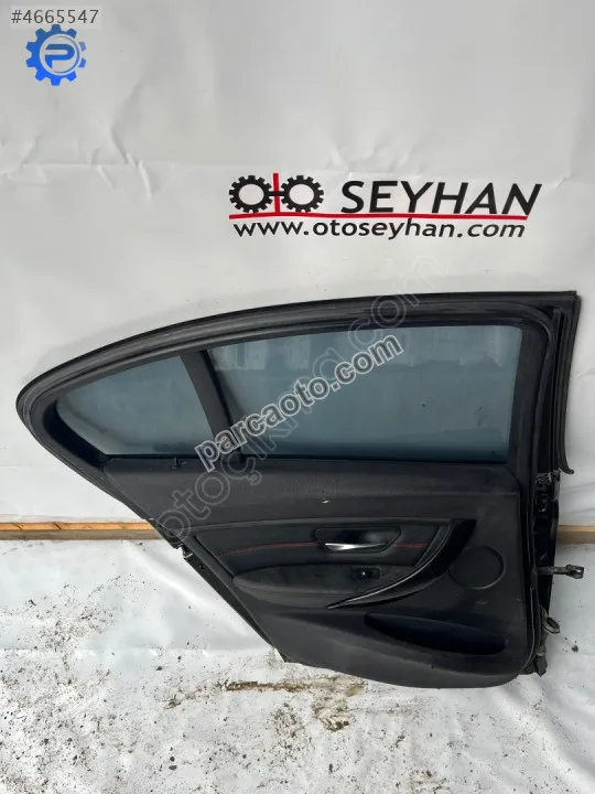 BMW F30 3 Serisi sol arka kapı 19 üstü toz lastiği