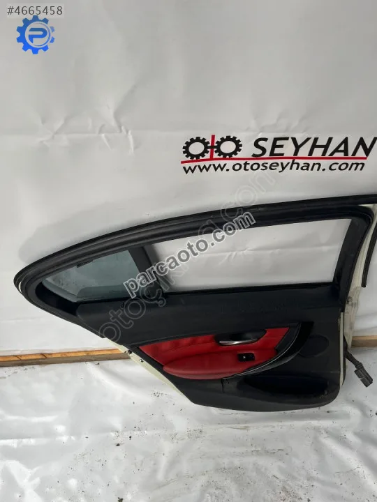 BMW F30 3 Serisi sol arka kapı 18 üstü toz lastiği