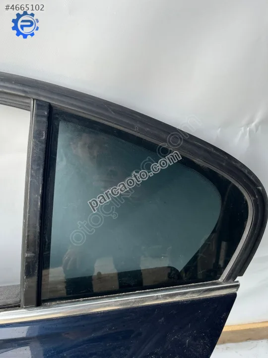 43R-001735 BMW F30 3 Serisi sol arka kapı 17 kelebek cam camı