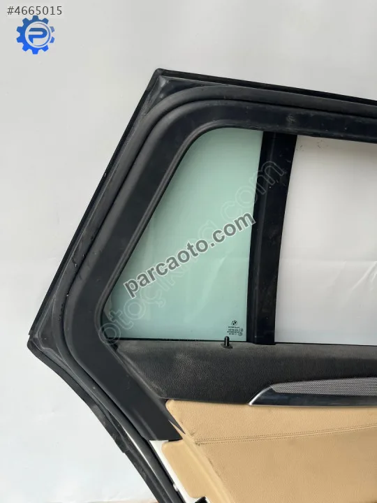 BMW F11 5 Serisi Touring Vagon sol arka kapı cam çerçevesi
