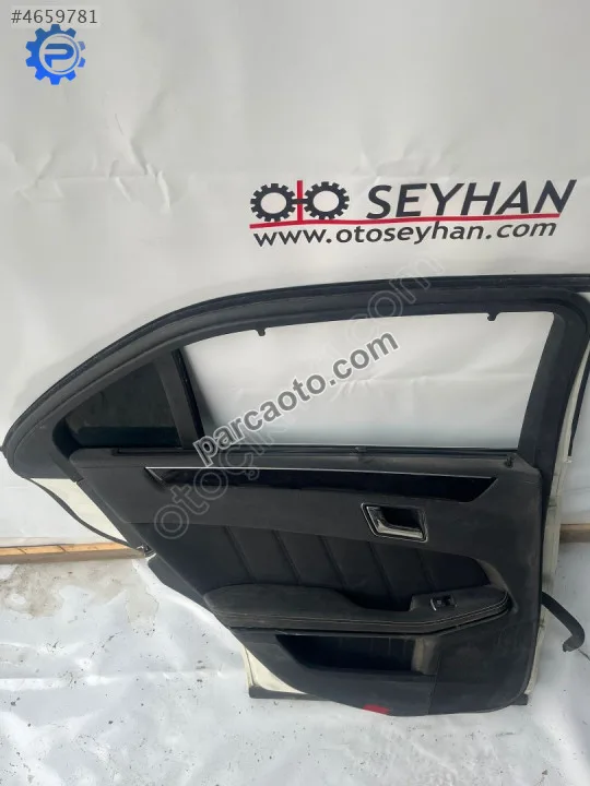 Mercedes E350 2009-2016 W212 sol arka kapı 8 üstü toz lastiği