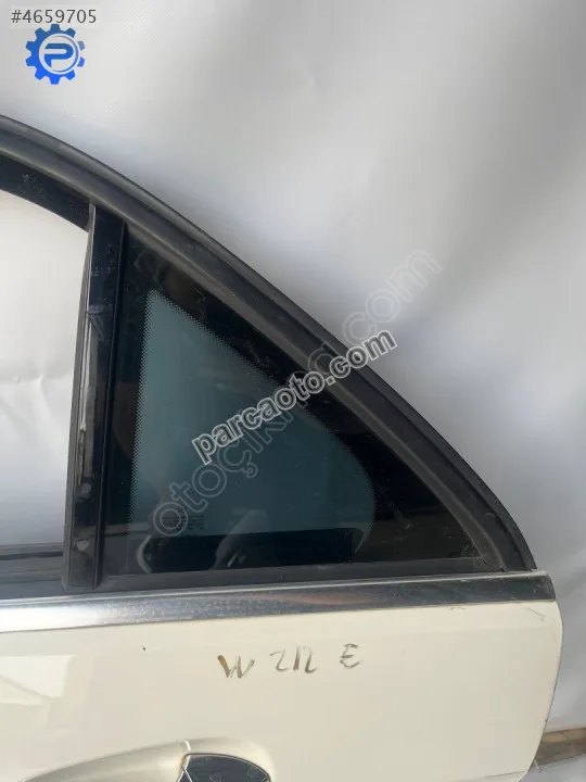 E000184 Mercedes E350 2009-2016 W212 sol arka kapı 8 kelebek cam