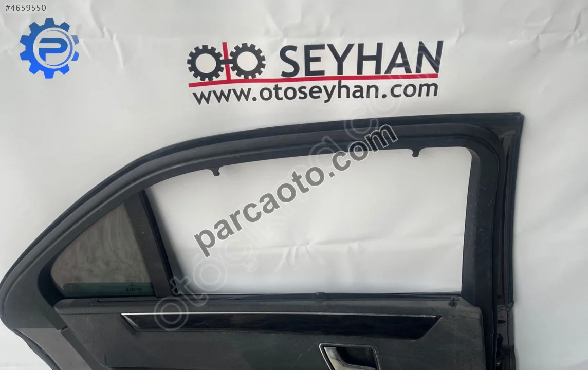 Mercedes E250 W212 sol arka kapı 7 cam çerçeve iç kaplaması