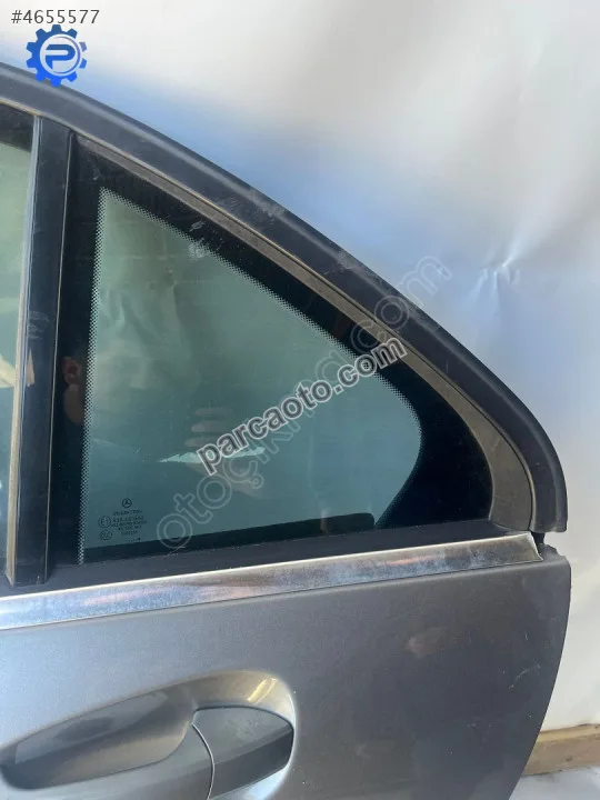 E000201 Mercedes C180 W204 sol arka kapı 4 kelebek camı cam