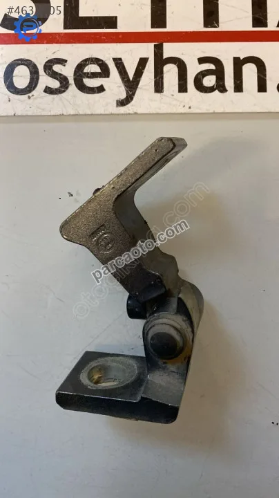 8K0831402G volkswagen jetta arka sağ kapı alt üst menteşesi