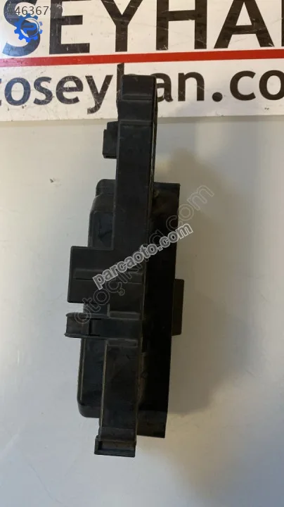 5Q0937503F volkswagen golf 7 park sensörü bağlantı braketi