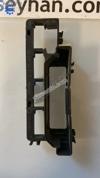 5Q0937503F volkswagen passat b8 park sensörü bağlantı braketi