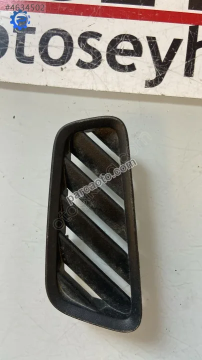 654819794 skoda scala 2020 göğüs sağ üst havalandırma ızgarası