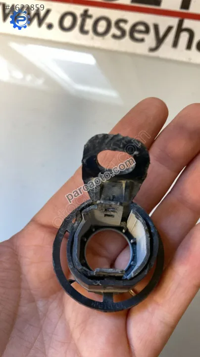Toyota Corolla 2015 arka tampon Park sensörü tutucu braketi