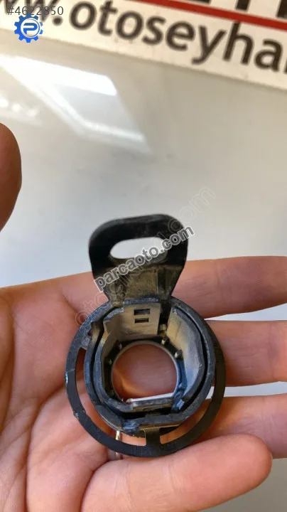 Toyota Corolla 2013 arka tampon Park sensörü tutucu braketi