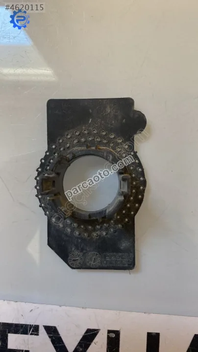8V4919291E Audi A3 2018 park sensörü tutucu braketi