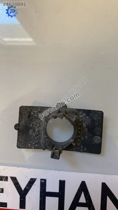8V4919289E Audi A3 2018 park sensörü tutucu braketi