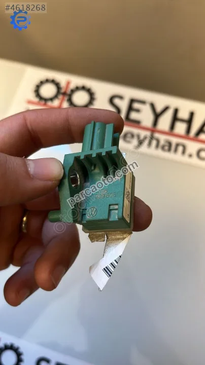 3C0909606 vw passat b6 2009 arka sağ sol yan airbag darbe sensörü 3C0909606 vw passat b6 2009 arka sağ sol yan airbag darbe sensörü