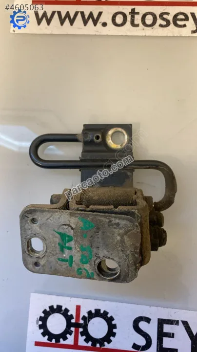 1J4833412 Volkswagen Bora 2004 sağ arka kapı alt menteşesi