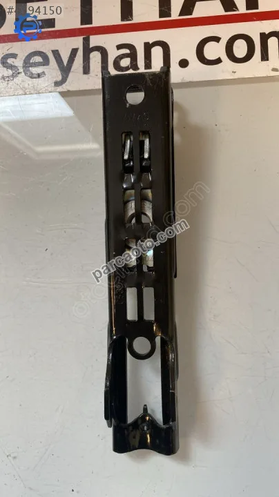 565857819A Volkswagen T-cross 2021 ön emniyet kemeri mekanizması