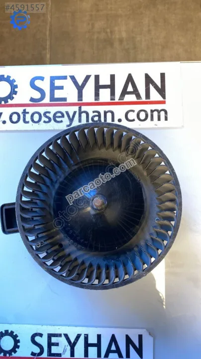 4M2820021A audi a4 2017 sağdan direksiyon kalorifer fan motoru