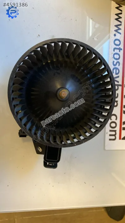 2Q1820021A Skoda Kamiq 2021 kalorifer fan motoru