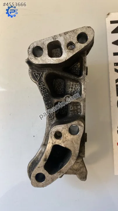 9688615780 Peugeot 508 2011 1.6 dizel motor kulağı braketi