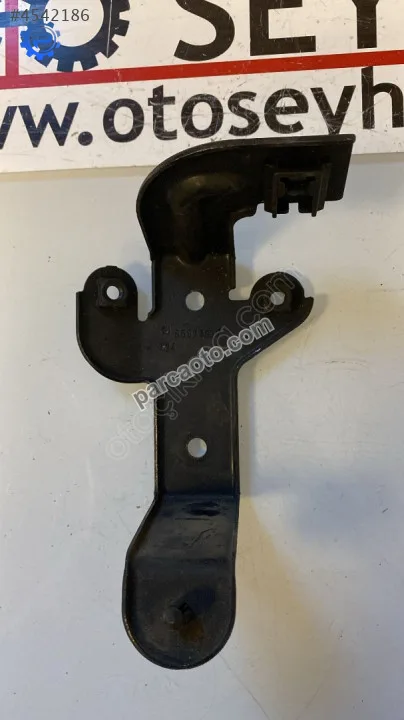 55573997 Opel Corsa D 1.6 dizel yakıt enjektörü ray braketi