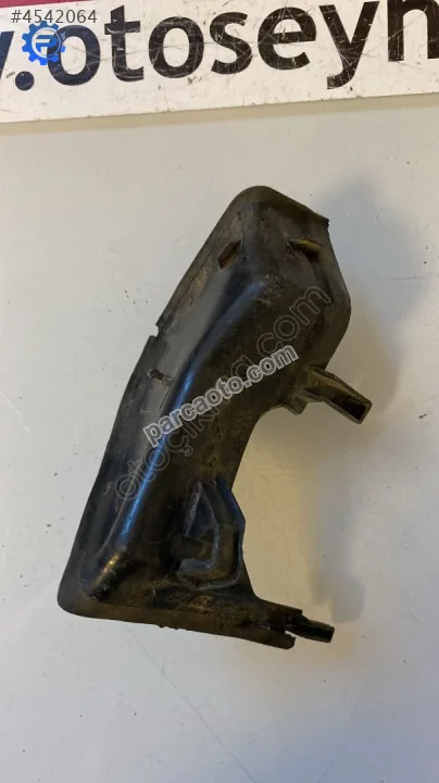 8P4827685 Audi A3 sportback 2008 bagaj menteşesi kaplaması sol