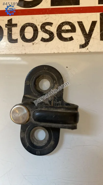 2K0827511 Volkswagen Caddy 2011 bagaj kilit karşılığı
