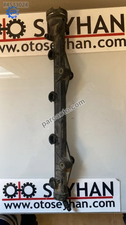 032133319A Volkswagen Polo ibiza 1.6 AEE benzinli enjektör kütüğü